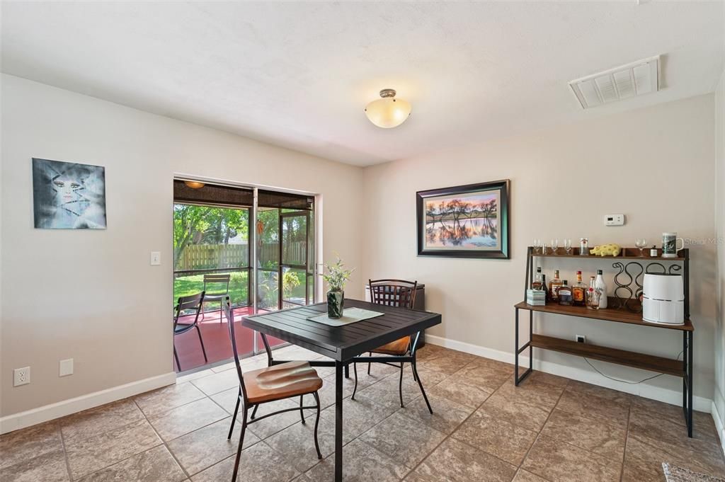 Active With Contract: $249,000 (2 beds, 2 baths, 1121 Square Feet)