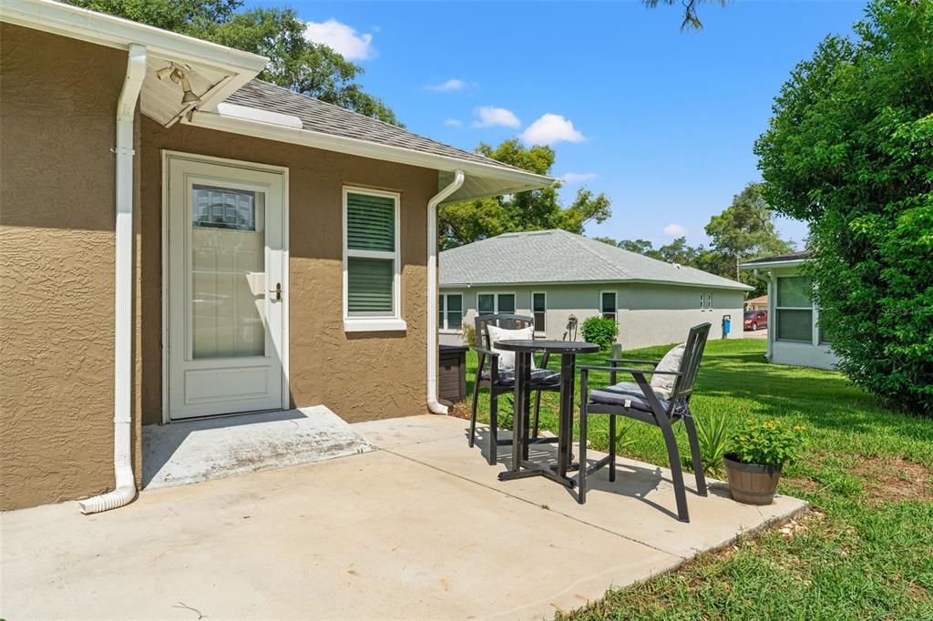 Active With Contract: $269,900 (2 beds, 2 baths, 1350 Square Feet)