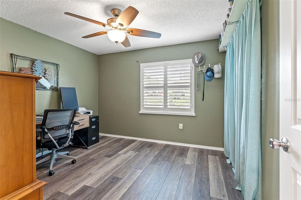 Active With Contract: $269,900 (2 beds, 2 baths, 1350 Square Feet)