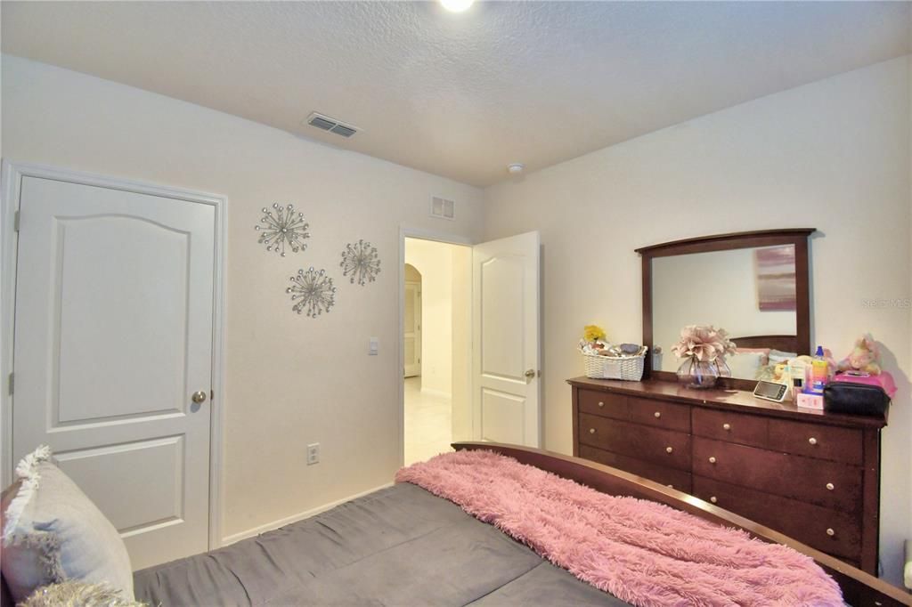 For Sale: $285,000 (3 beds, 2 baths, 1690 Square Feet)