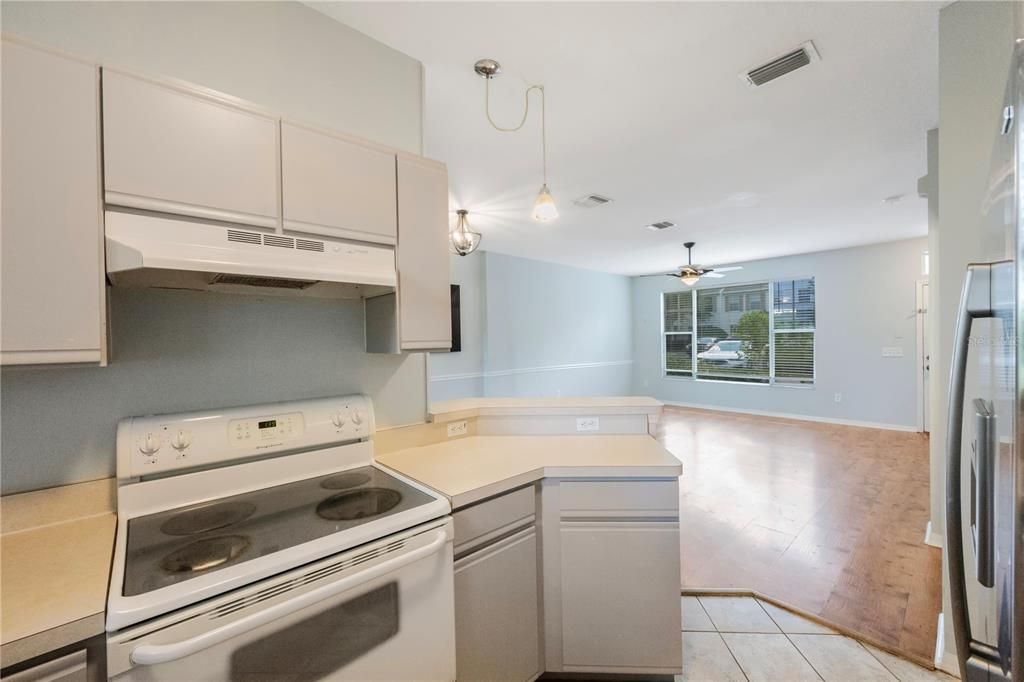 For Sale: $256,000 (2 beds, 1 baths, 1133 Square Feet)