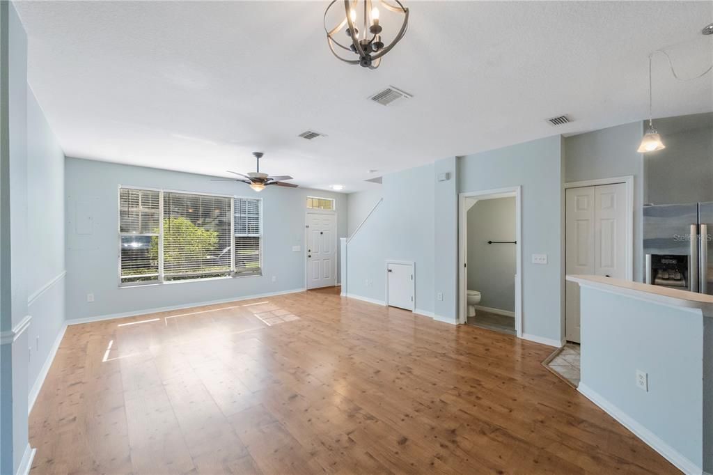 For Sale: $256,000 (2 beds, 1 baths, 1133 Square Feet)