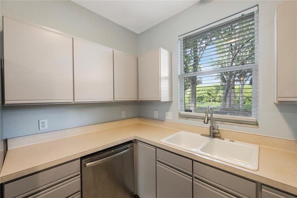 For Sale: $256,000 (2 beds, 1 baths, 1133 Square Feet)