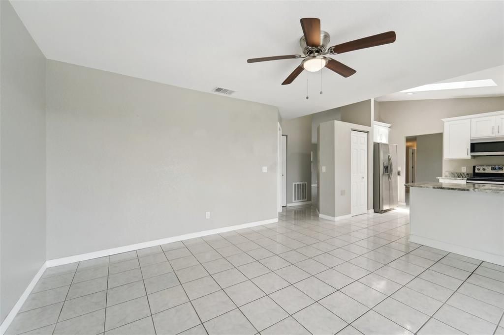 Active With Contract: $310,000 (3 beds, 2 baths, 1698 Square Feet)