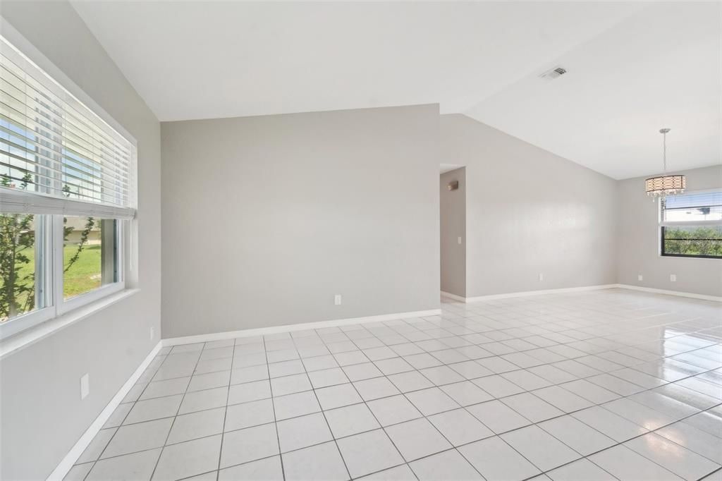 Active With Contract: $310,000 (3 beds, 2 baths, 1698 Square Feet)