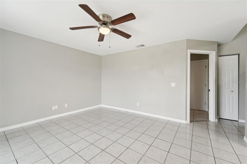 Active With Contract: $310,000 (3 beds, 2 baths, 1698 Square Feet)