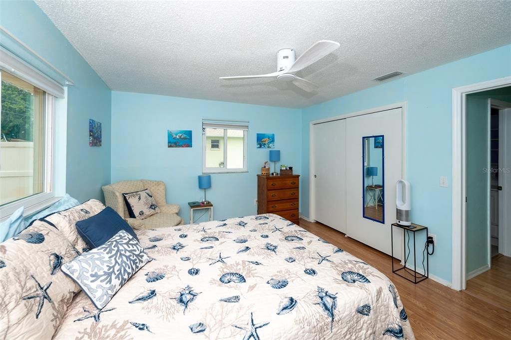 For Sale: $349,000 (3 beds, 2 baths, 1427 Square Feet)