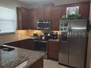 For Rent: $2,800 (3 beds, 2 baths, 2115 Square Feet)