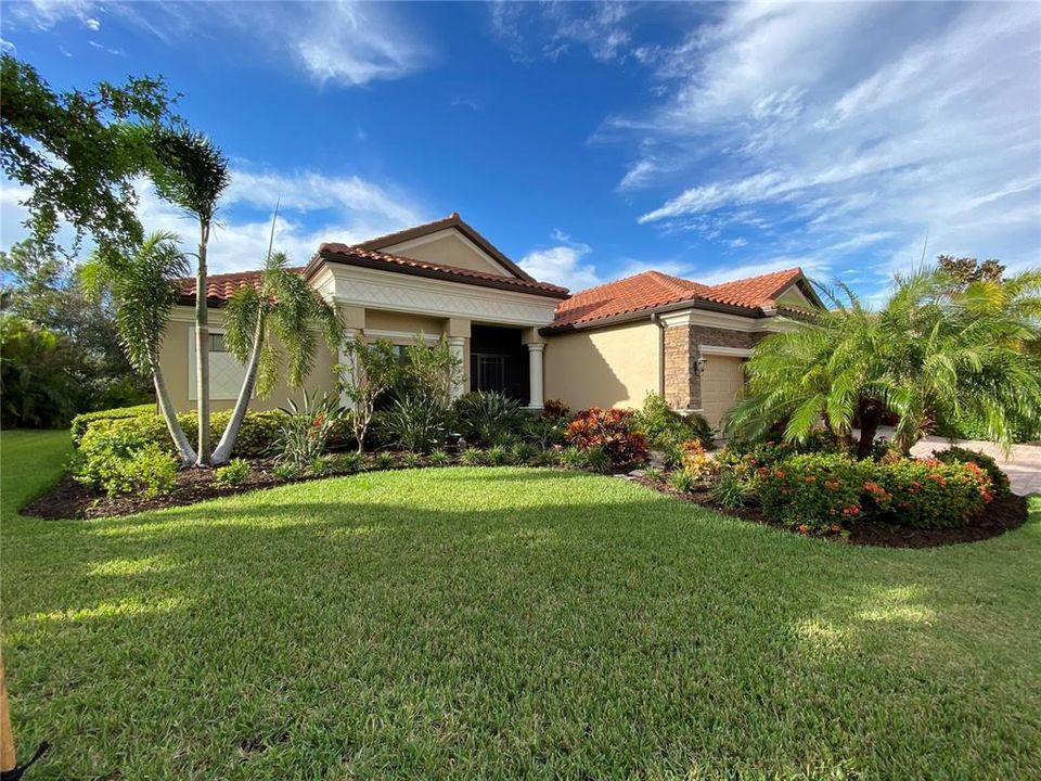 For Sale: $674,900 (4 beds, 2 baths, 2668 Square Feet)