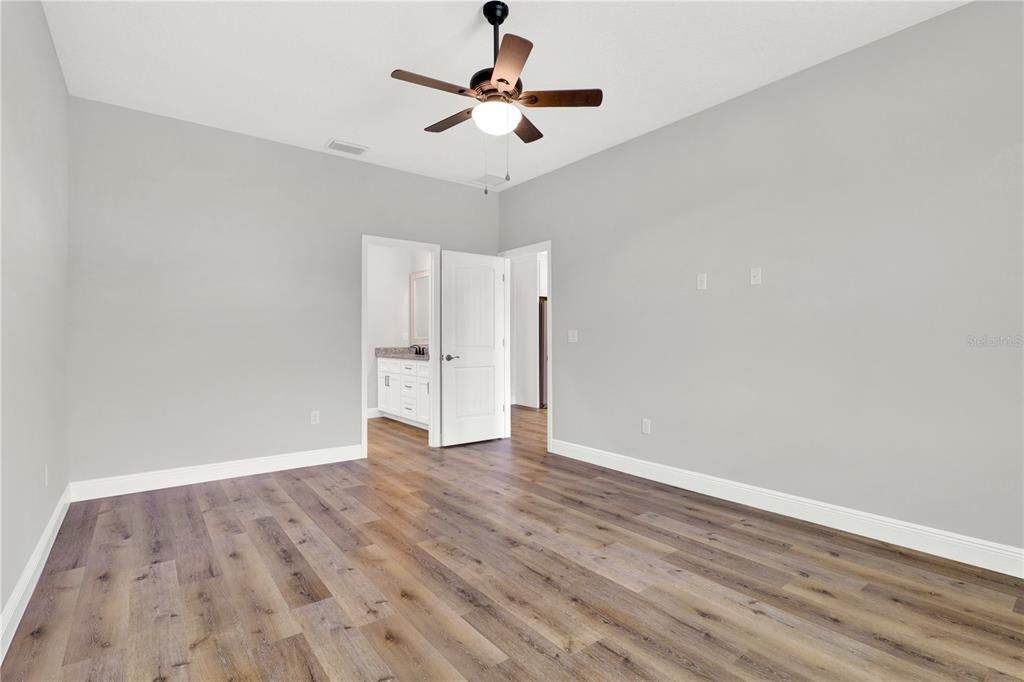 For Sale: $429,900 (3 beds, 2 baths, 1743 Square Feet)