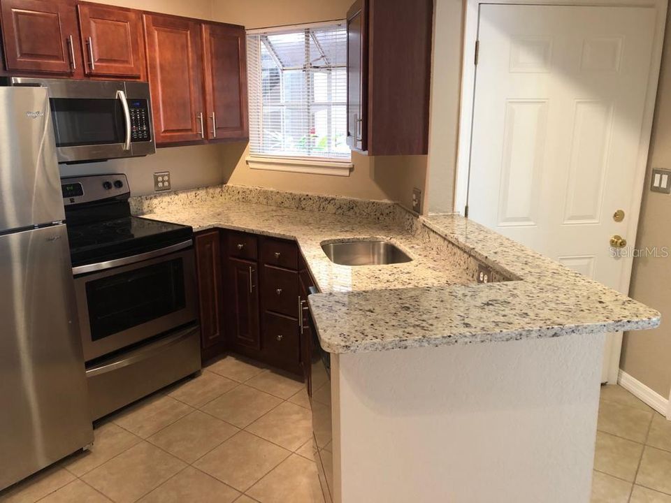 For Rent: $1,250 (1 beds, 1 baths, 526 Square Feet)