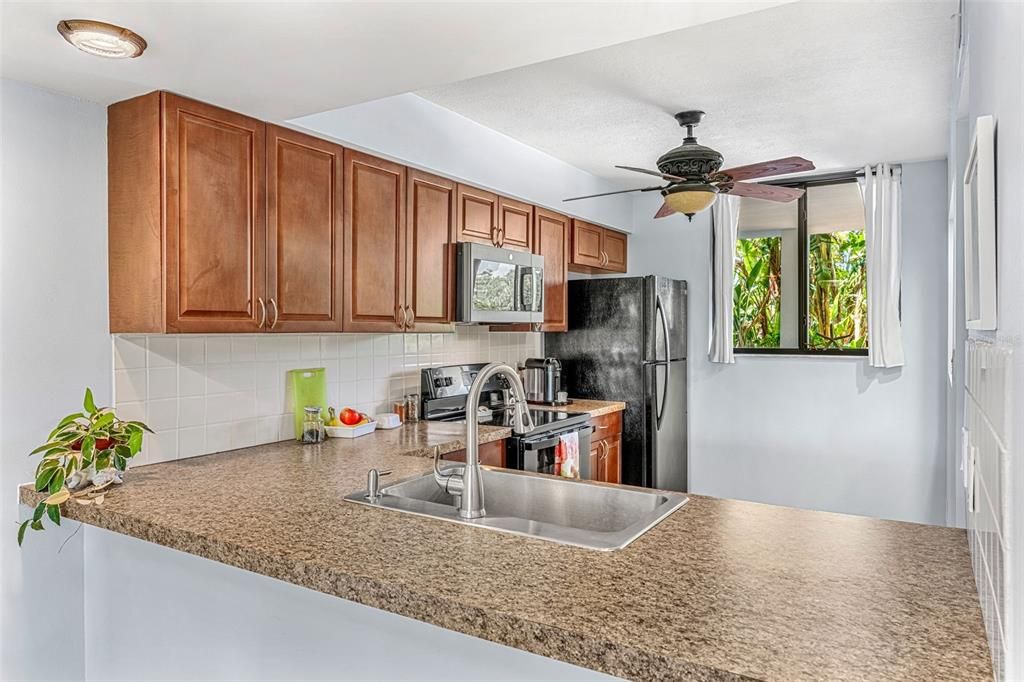 For Sale: $324,500 (2 beds, 2 baths, 1200 Square Feet)