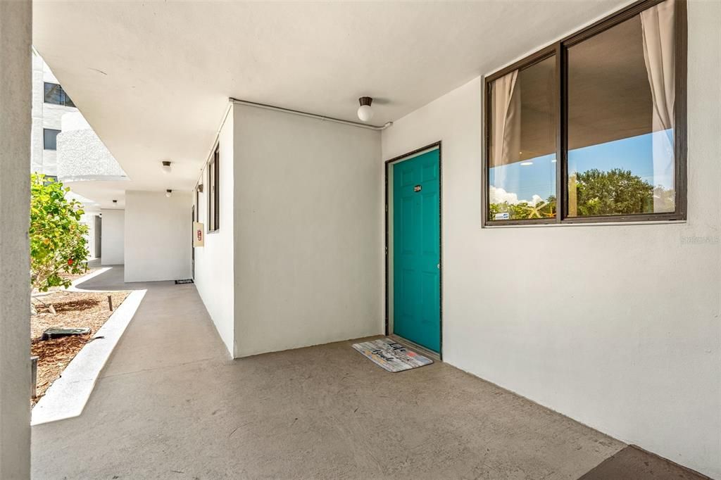 For Sale: $324,500 (2 beds, 2 baths, 1200 Square Feet)