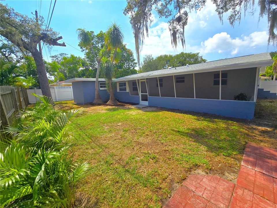 Back Yard (fully fenced)