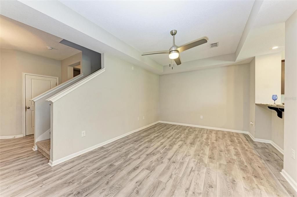 Active With Contract: $340,000 (3 beds, 2 baths, 1698 Square Feet)