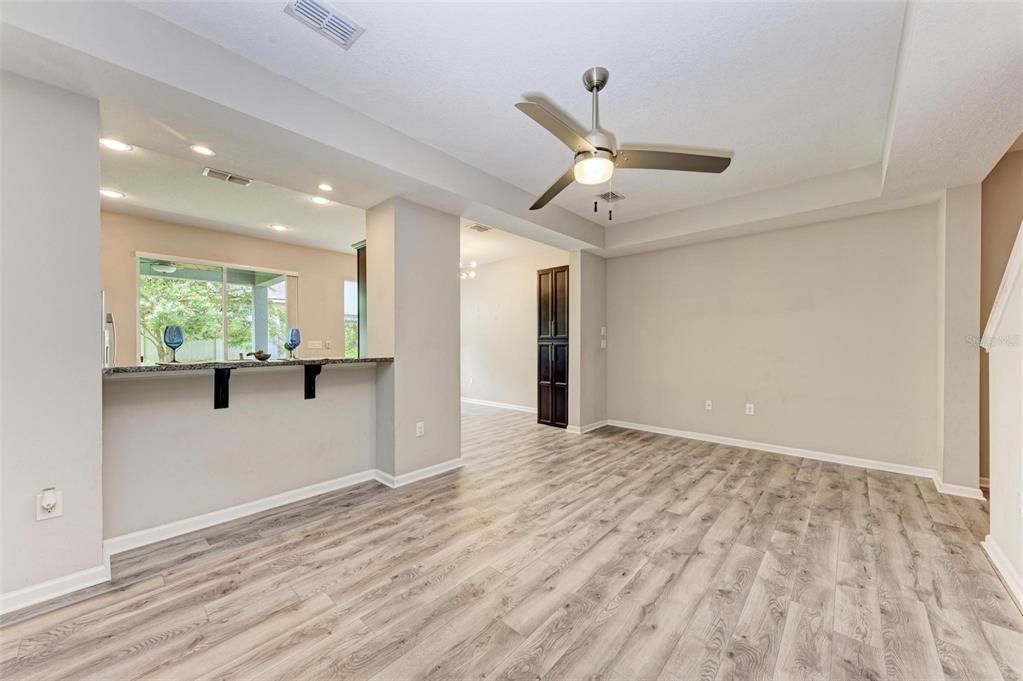 Active With Contract: $340,000 (3 beds, 2 baths, 1698 Square Feet)