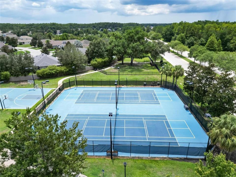 For Sale: $899,999 (5 beds, 4 baths, 4082 Square Feet)