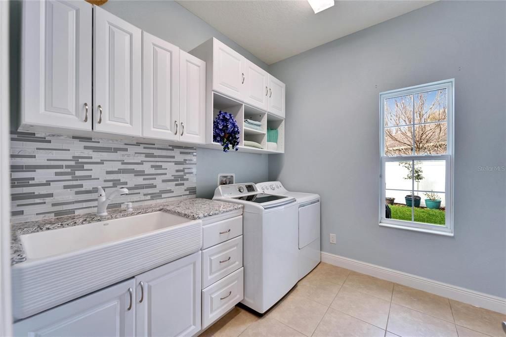 For Sale: $899,999 (5 beds, 4 baths, 4082 Square Feet)