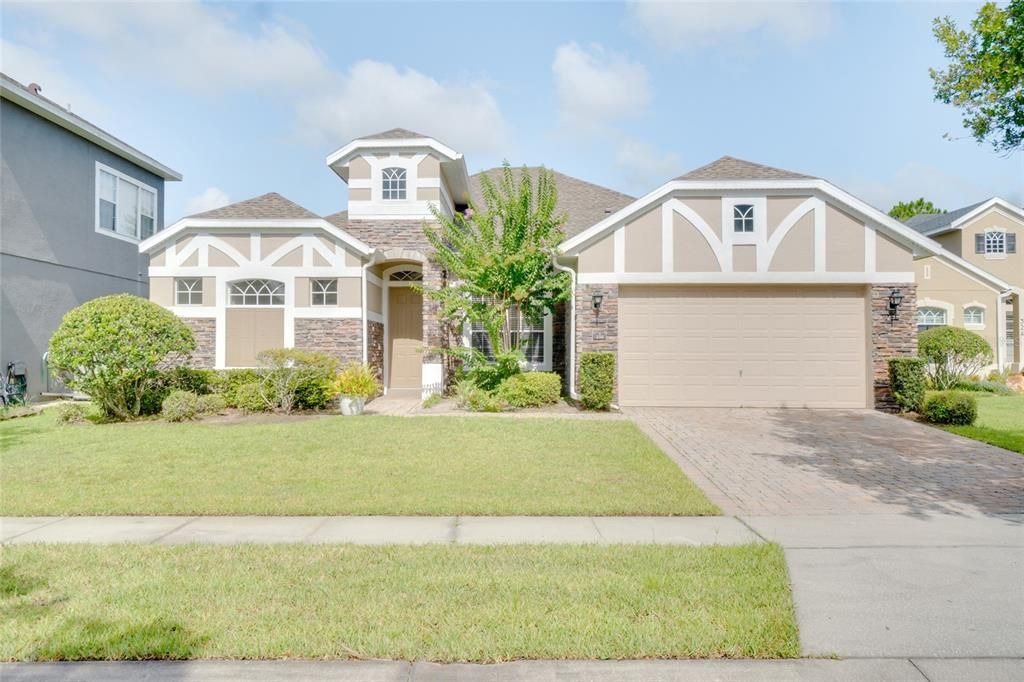 Active With Contract: $579,900 (4 beds, 3 baths, 2285 Square Feet)