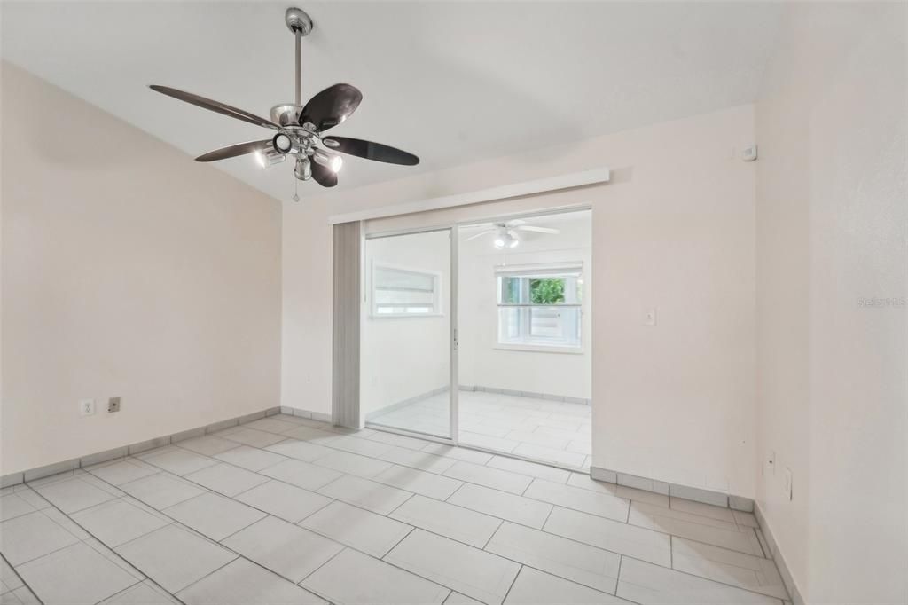 For Sale: $264,999 (2 beds, 2 baths, 1500 Square Feet)