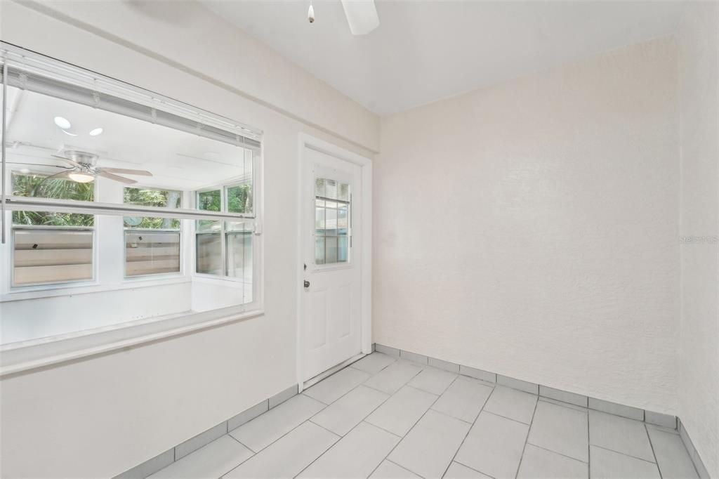 For Sale: $264,999 (2 beds, 2 baths, 1500 Square Feet)