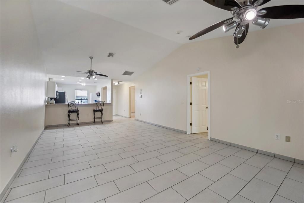 For Sale: $264,999 (2 beds, 2 baths, 1500 Square Feet)