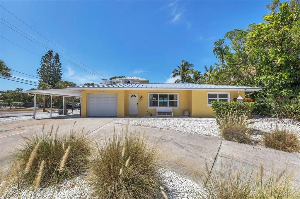 Active With Contract: $1,985,000 (4 beds, 4 baths, 2288 Square Feet)