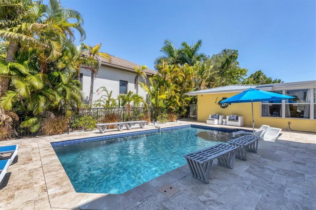 Active With Contract: $1,985,000 (4 beds, 4 baths, 2288 Square Feet)