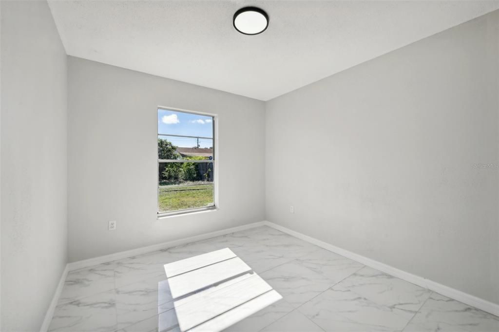 Active With Contract: $289,900 (3 beds, 2 baths, 1060 Square Feet)