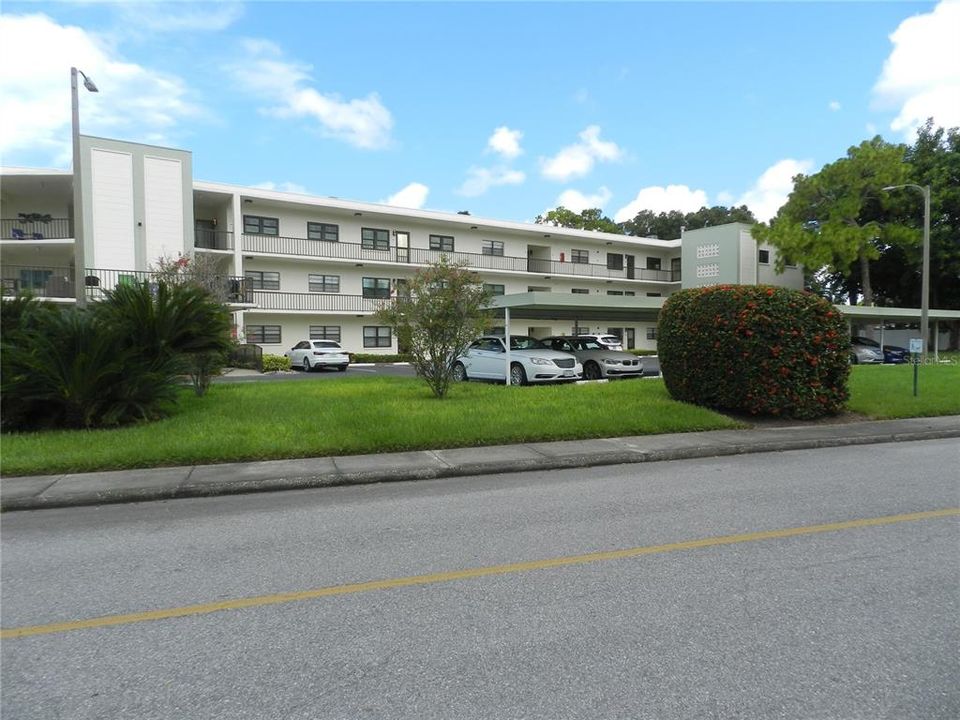 Active With Contract: $116,000 (1 beds, 1 baths, 840 Square Feet)