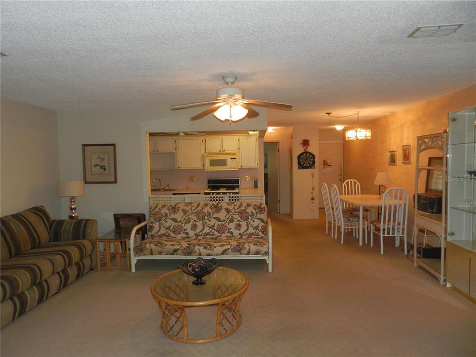 Active With Contract: $116,000 (1 beds, 1 baths, 840 Square Feet)