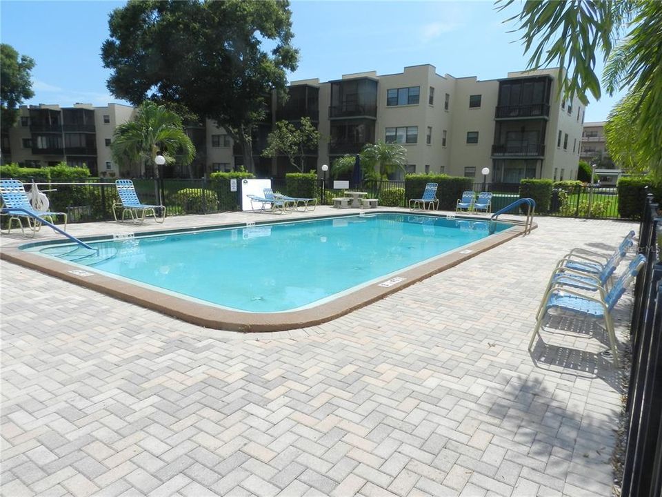 Active With Contract: $116,000 (1 beds, 1 baths, 840 Square Feet)