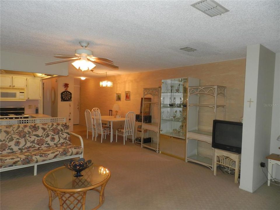 Active With Contract: $116,000 (1 beds, 1 baths, 840 Square Feet)