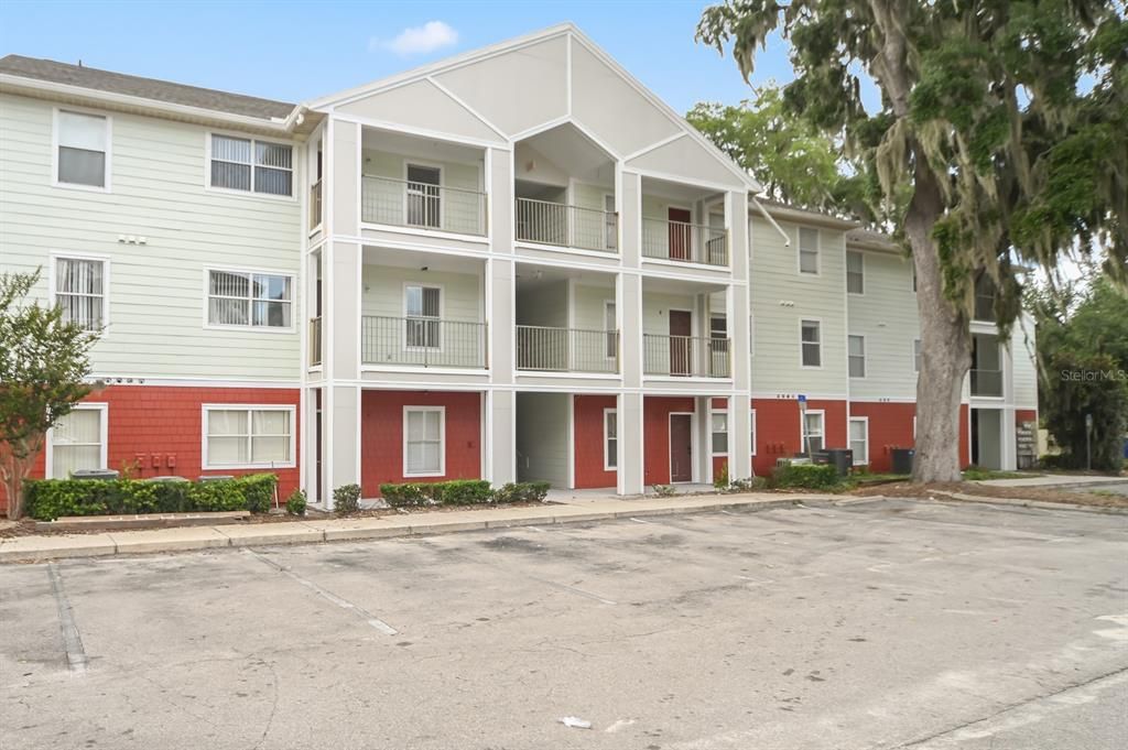 Recently Rented: $1,200 (1 beds, 1 baths, 635 Square Feet)