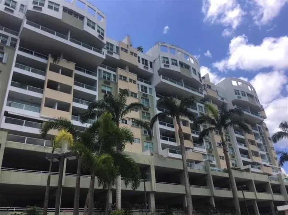 En Venta: $650,000 (3 camas, 2 baños, 2500 Pies cuadrados)