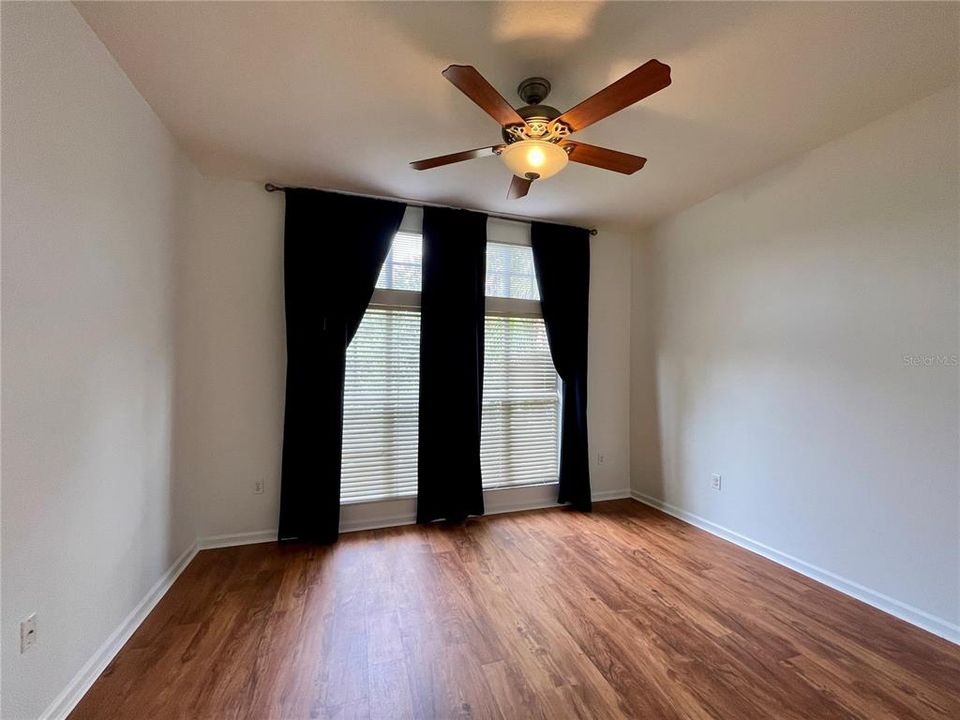 Active With Contract: $4,500 (3 beds, 3 baths, 1860 Square Feet)