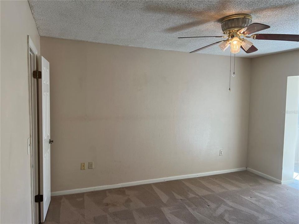 For Sale: $151,900 (2 beds, 2 baths, 1229 Square Feet)