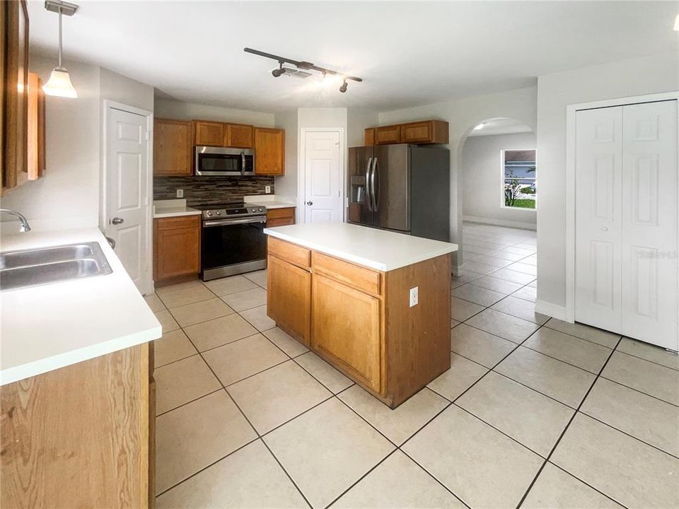 Active With Contract: $313,000 (4 beds, 2 baths, 2242 Square Feet)