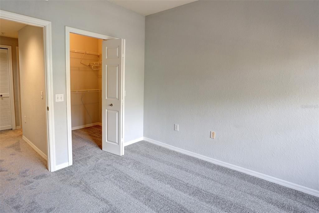 Active With Contract: $1,500 (1 beds, 1 baths, 843 Square Feet)