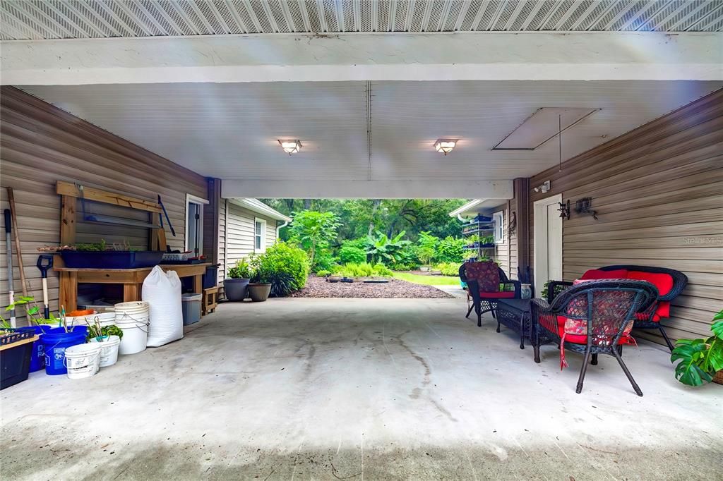 414 sq.ft. Breezeway / Carport