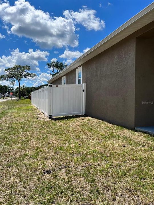 For Sale: $405,000 (3 beds, 2 baths, 1563 Square Feet)