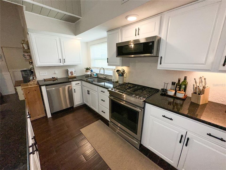 Recently Sold: $489,900 (3 beds, 2 baths, 1730 Square Feet)