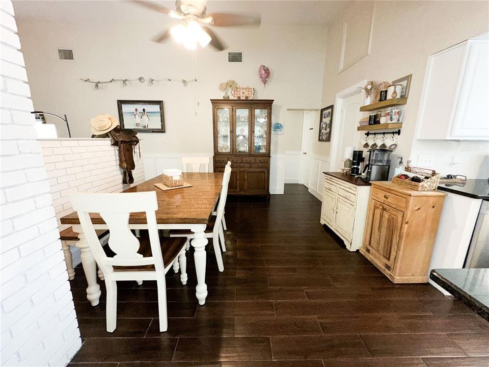 Recently Sold: $489,900 (3 beds, 2 baths, 1730 Square Feet)