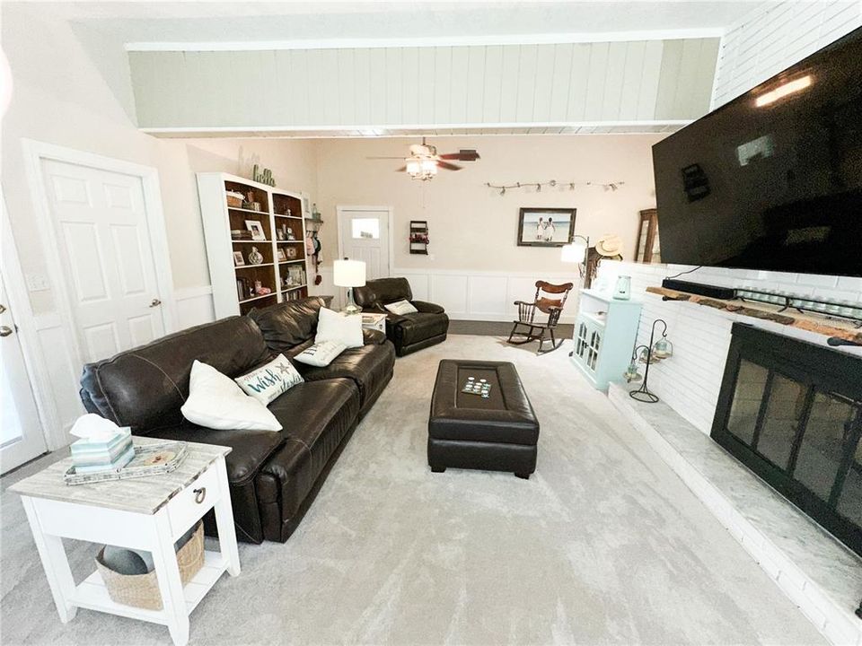 Recently Sold: $489,900 (3 beds, 2 baths, 1730 Square Feet)