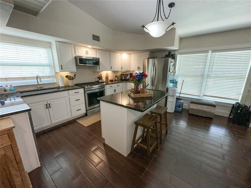 Recently Sold: $489,900 (3 beds, 2 baths, 1730 Square Feet)