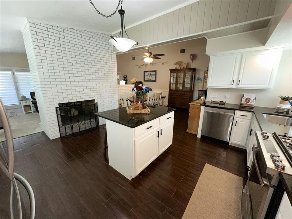 Recently Sold: $489,900 (3 beds, 2 baths, 1730 Square Feet)