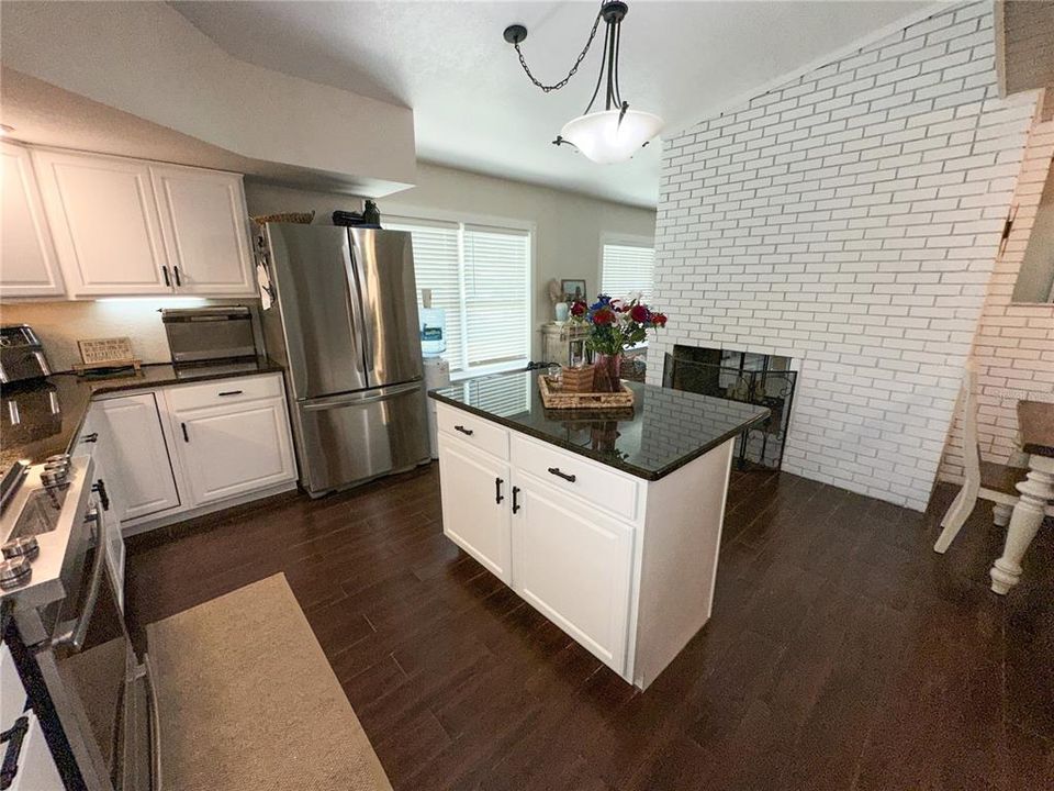 Recently Sold: $489,900 (3 beds, 2 baths, 1730 Square Feet)