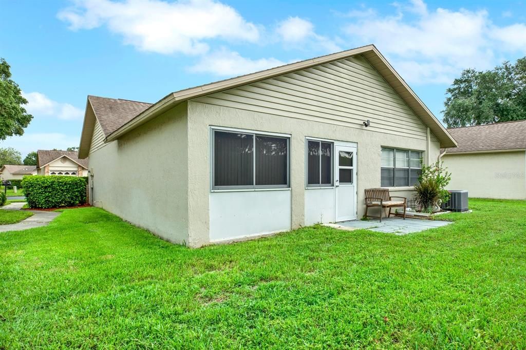 Active With Contract: $179,900 (2 beds, 2 baths, 1105 Square Feet)