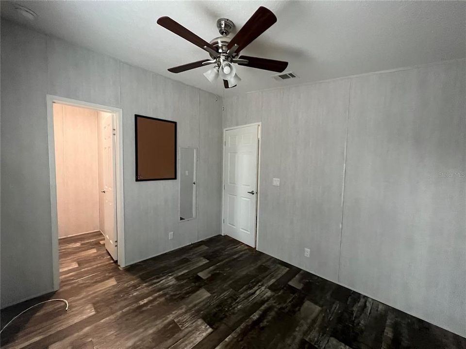 Active With Contract: $279,900 (3 beds, 2 baths, 1152 Square Feet)