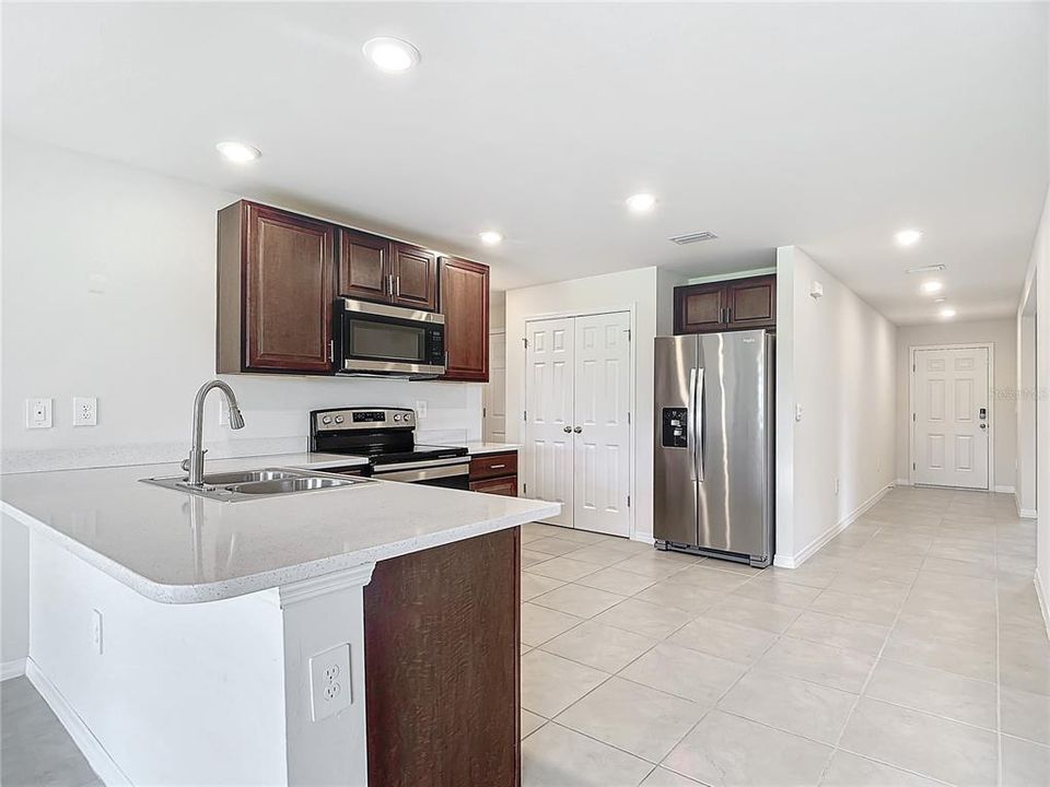 For Sale: $289,900 (3 beds, 2 baths, 1367 Square Feet)